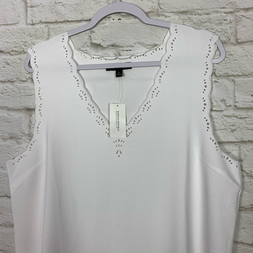 Banana Republic Laser Cut Scalloped Sleeveless Top - Picture 2 of 9